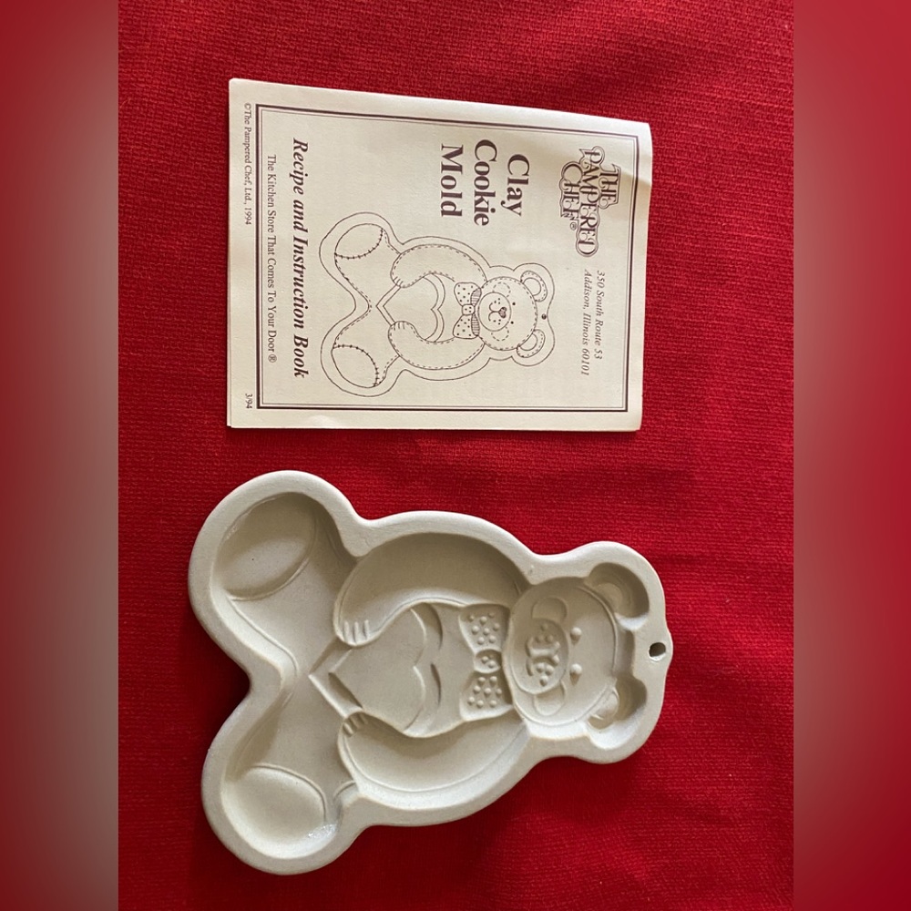 The Pampered Chef: Clay Cookie Mold